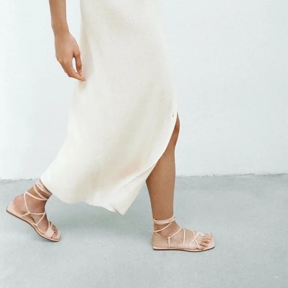 New! Zara Strappy leather toe loop Sandals - Picture 3 of 7